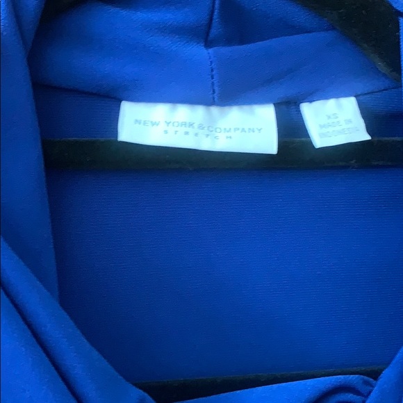 Blue sleeveless stretchy business casual top. - Picture 3 of 5